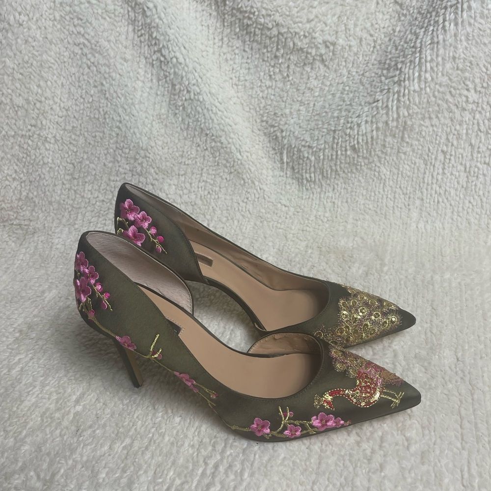 INC International Concepts Olive Floral Embroidered Heels